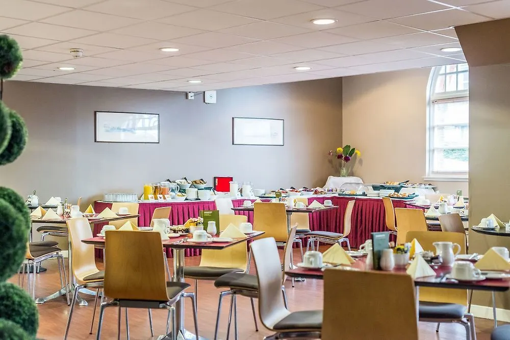 Km Hotel Edinburgh 3*,